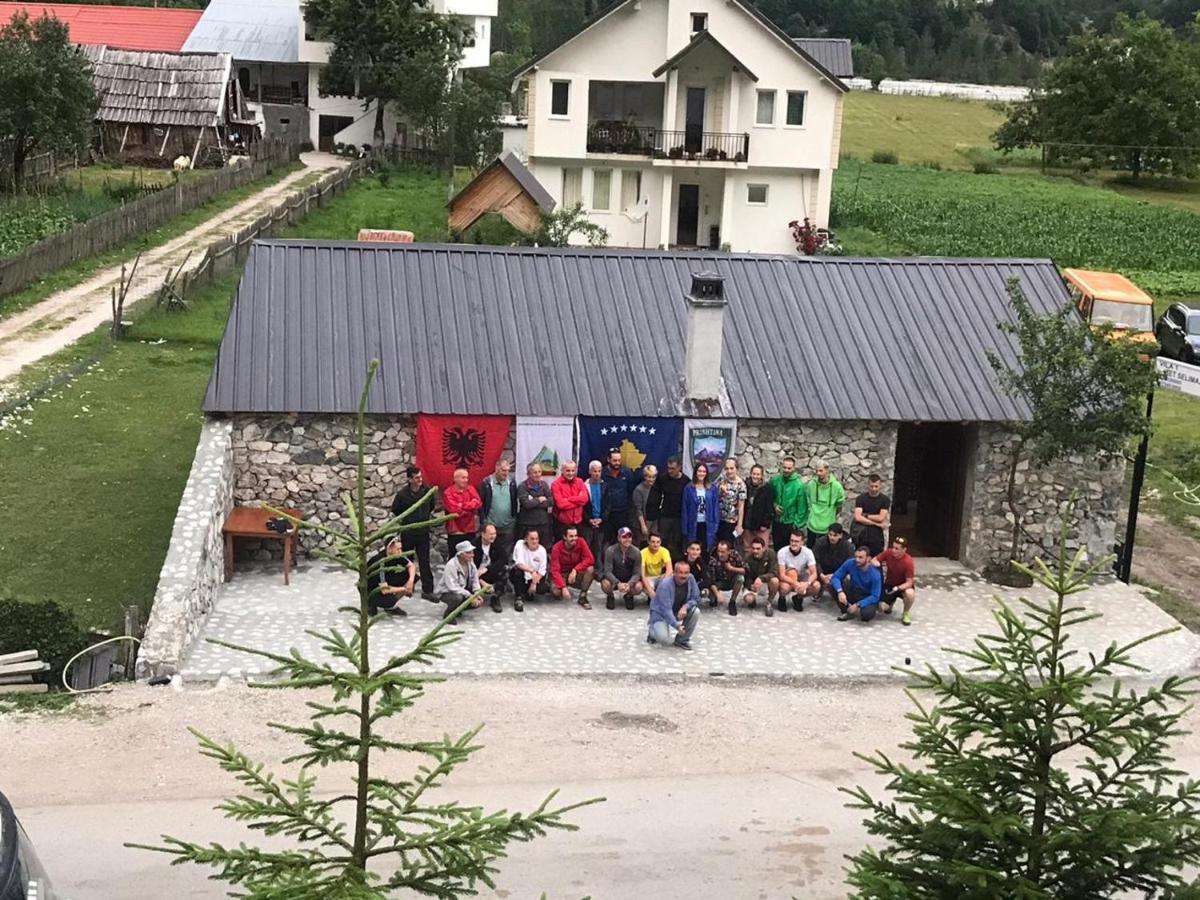 Bujtina Izet Selimaj Hotel Valbone Luaran gambar